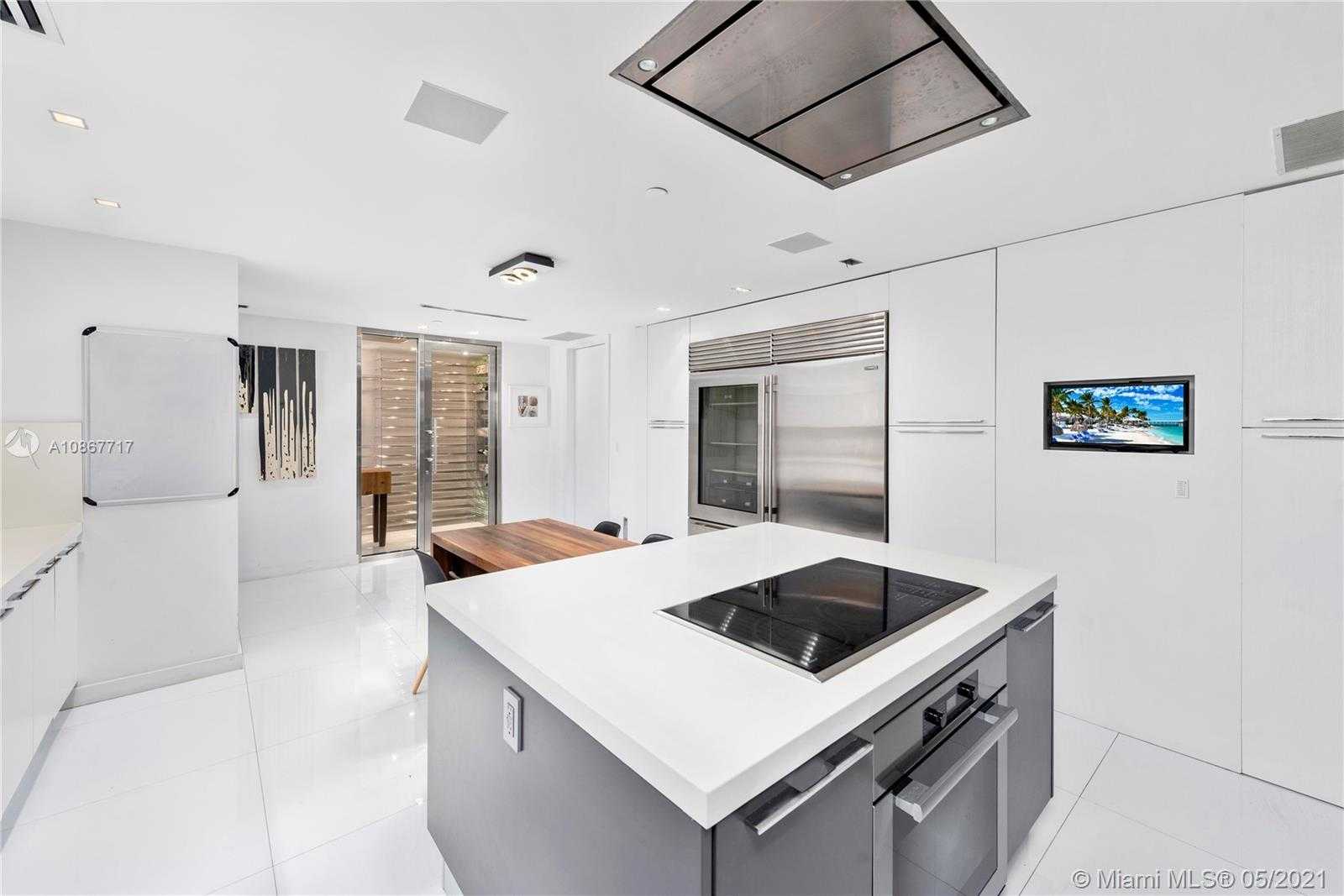 Small Image of 7716 FISHER ISLAND DR #7716, Miami Number 24