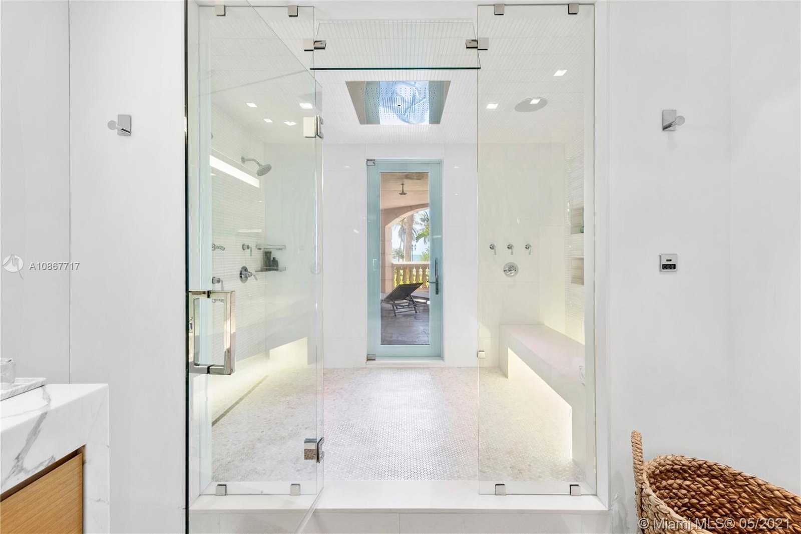 Small Image of 7716 FISHER ISLAND DR #7716, Miami Number 32