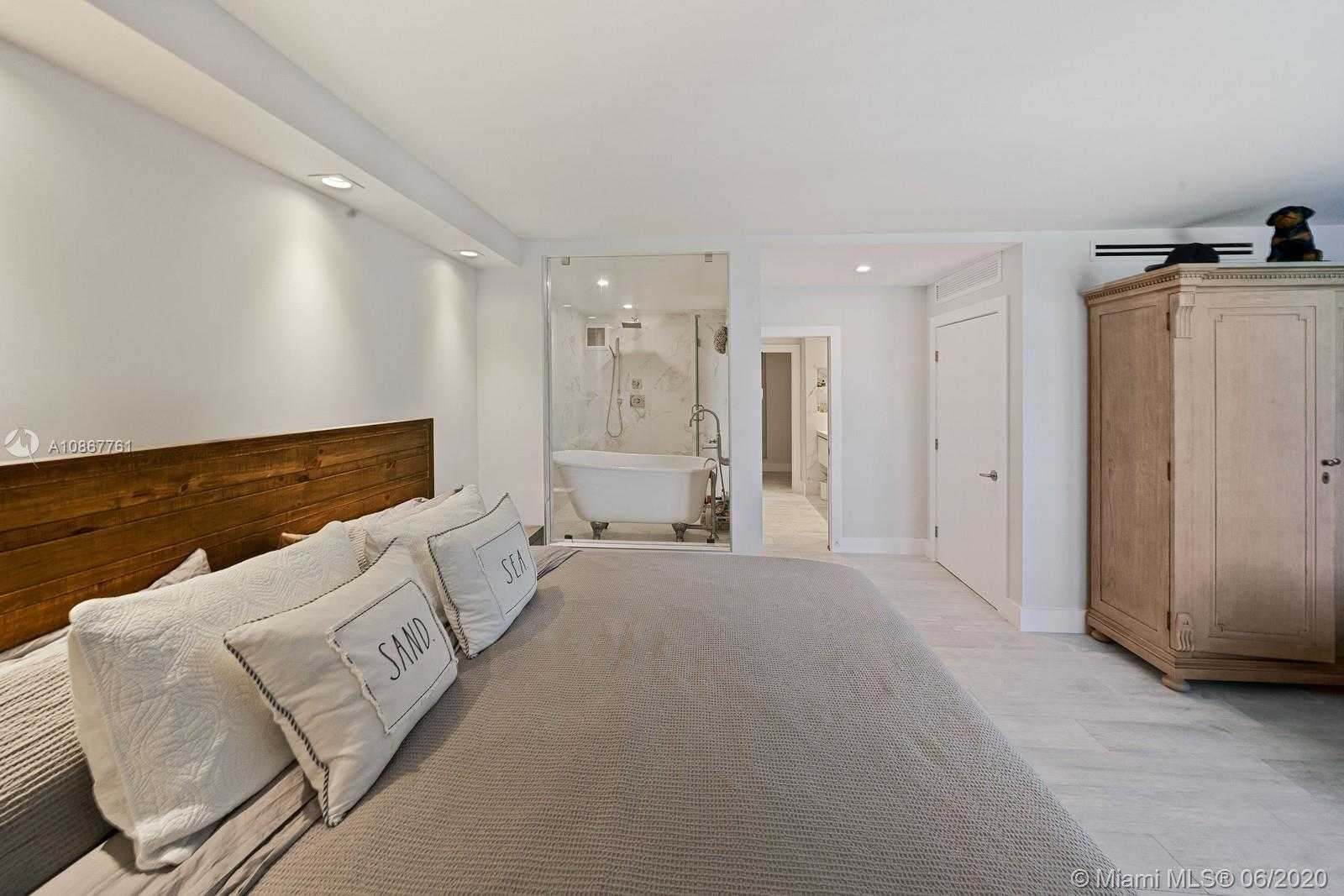 Small Image of 2301 COLLINS AVE #1523-24, Miami Beach Number 12