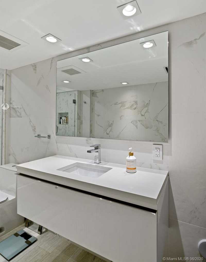 Small Image of 2301 COLLINS AVE #1523-24, Miami Beach Number 14