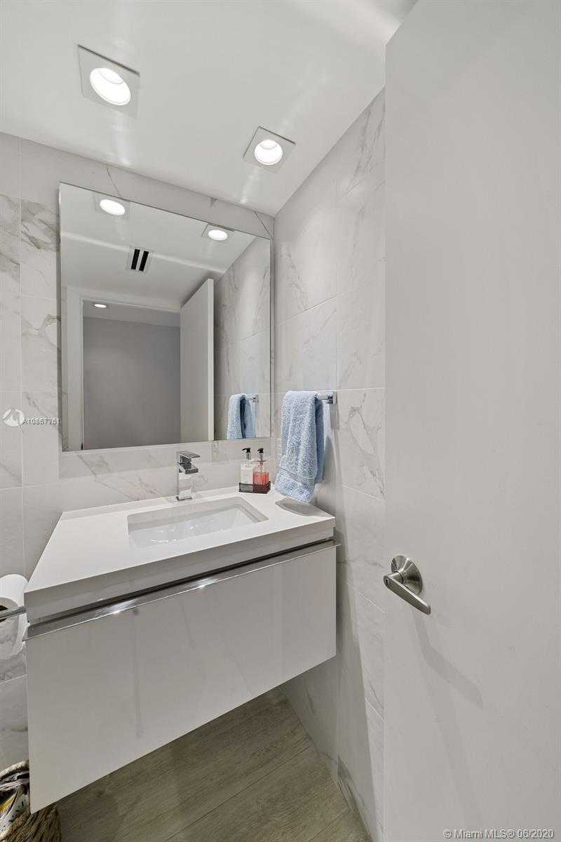Small Image of 2301 COLLINS AVE #1523-24, Miami Beach Number 16