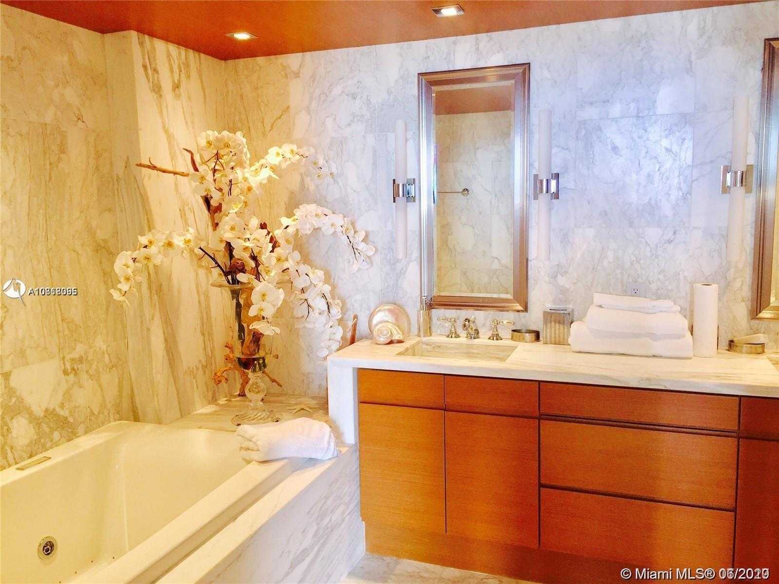 Small Image of 1000 SOUTH POINTE DR #705, Miami Beach Number 15