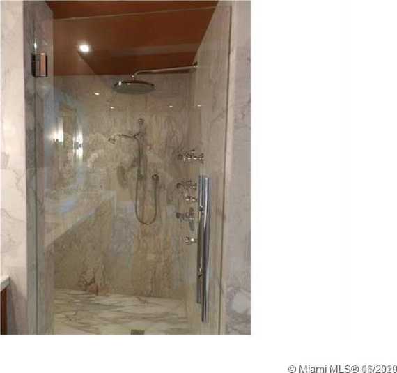 Small Image of 1000 SOUTH POINTE DR #705, Miami Beach Number 20