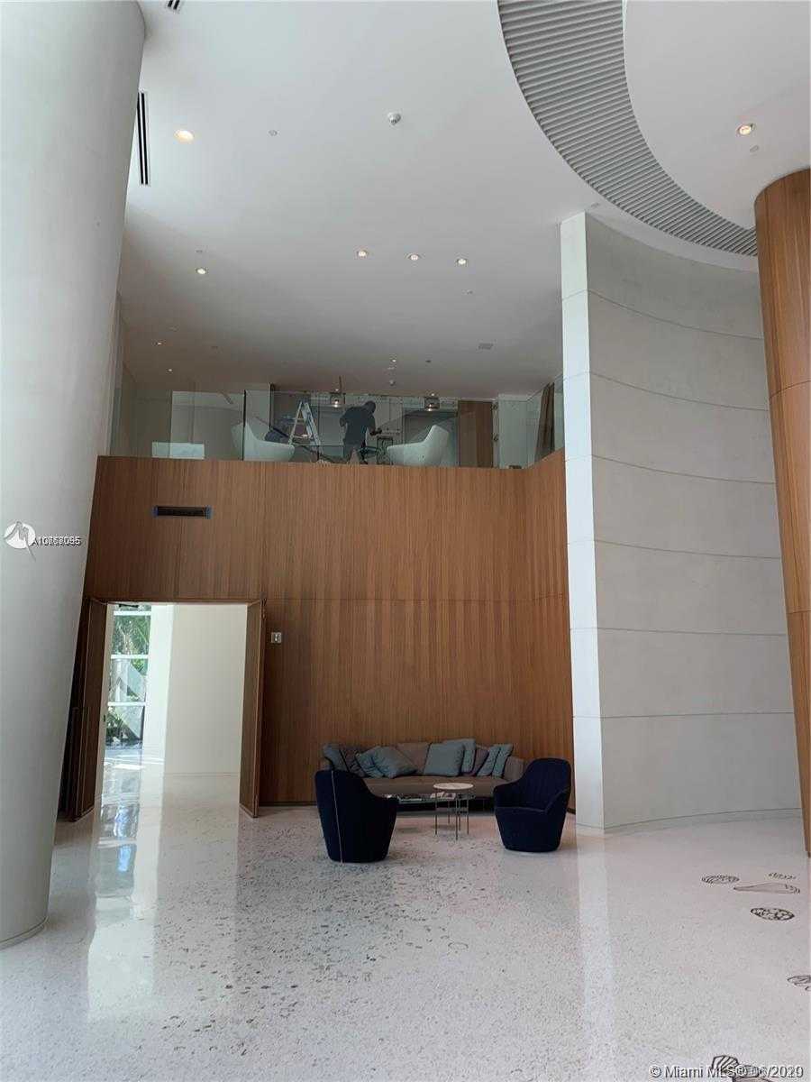 Small Image of 1000 SOUTH POINTE DR #705, Miami Beach Number 3
