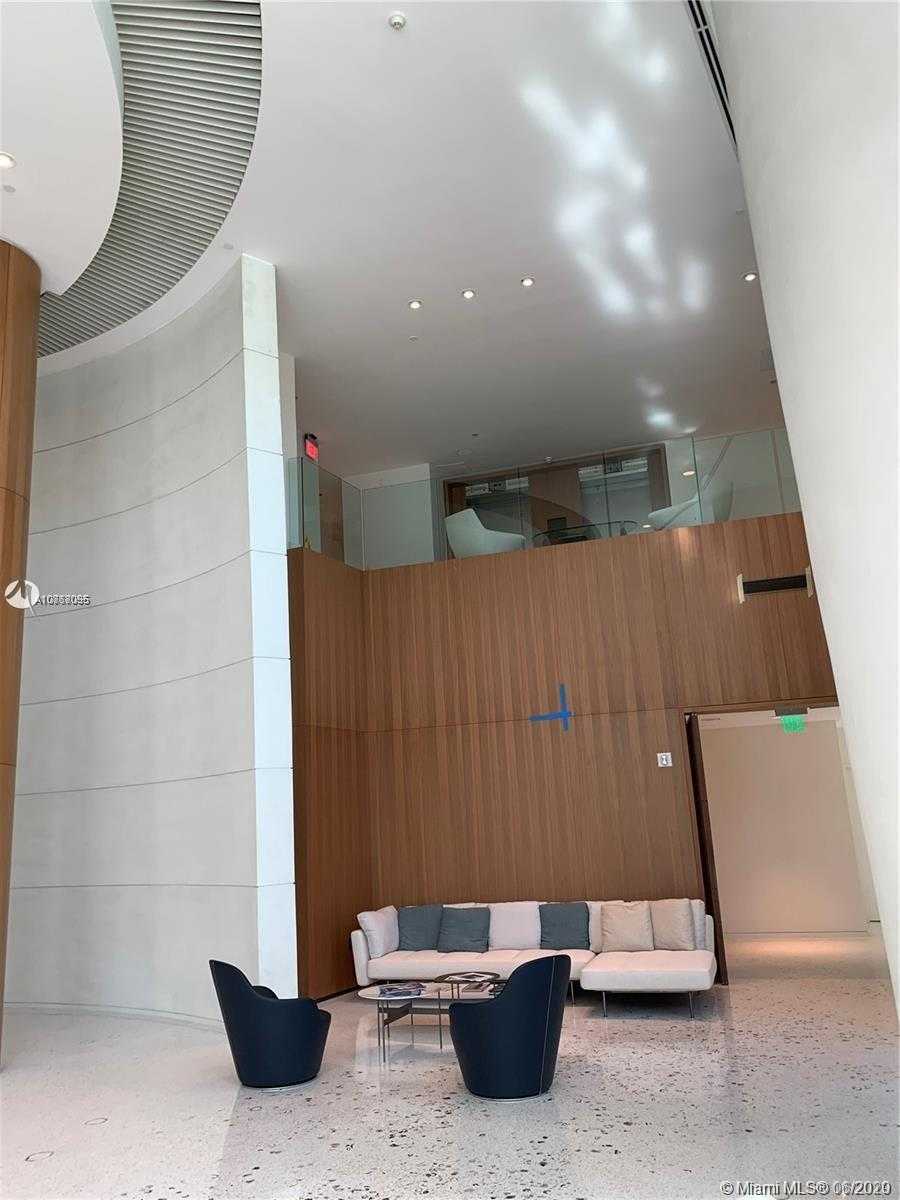 Small Image of 1000 SOUTH POINTE DR #705, Miami Beach Number 4