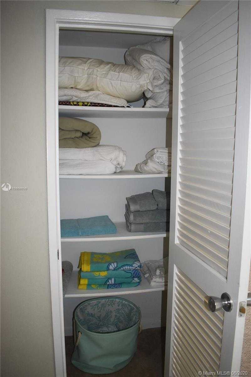 Small Object Image