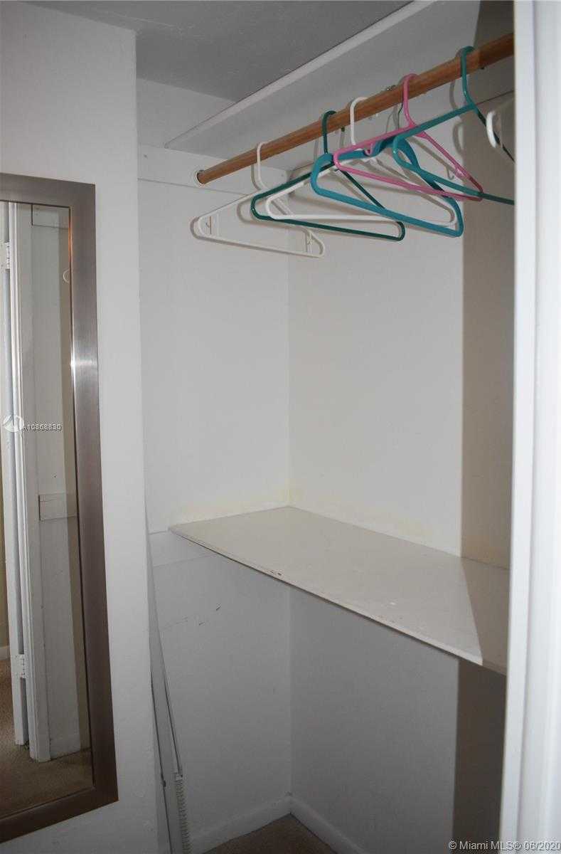 Small Object Image