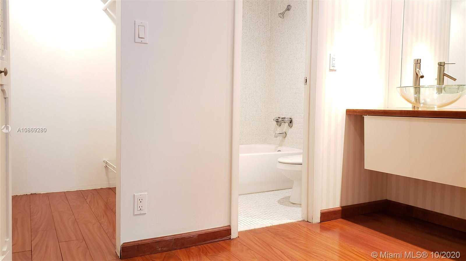 Small Image of 20400 WEST COUNTRY CLUB DR #214, Aventura Number 10