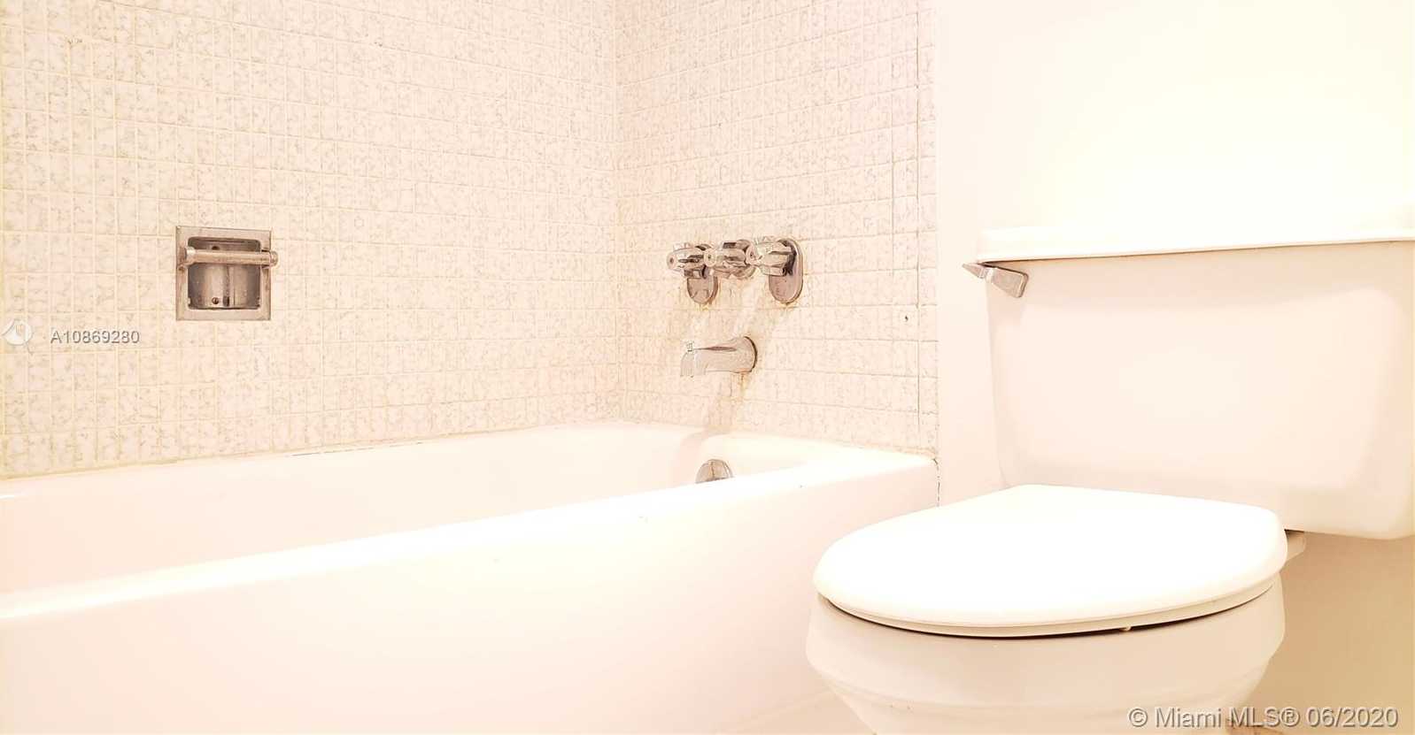 Small Image of 20400 WEST COUNTRY CLUB DR #214, Aventura Number 12