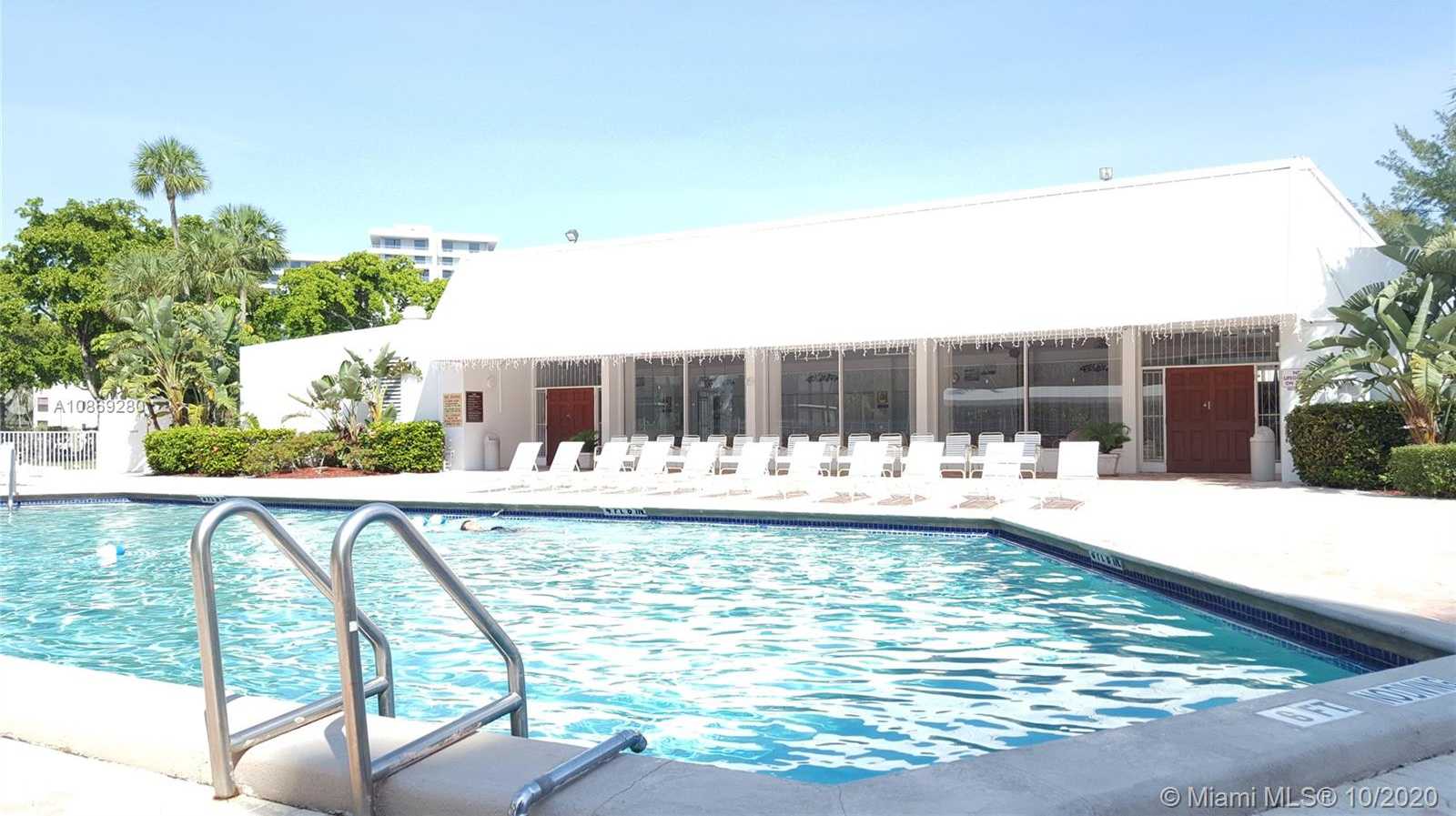 Small Image of 20400 WEST COUNTRY CLUB DR #214, Aventura Number 15