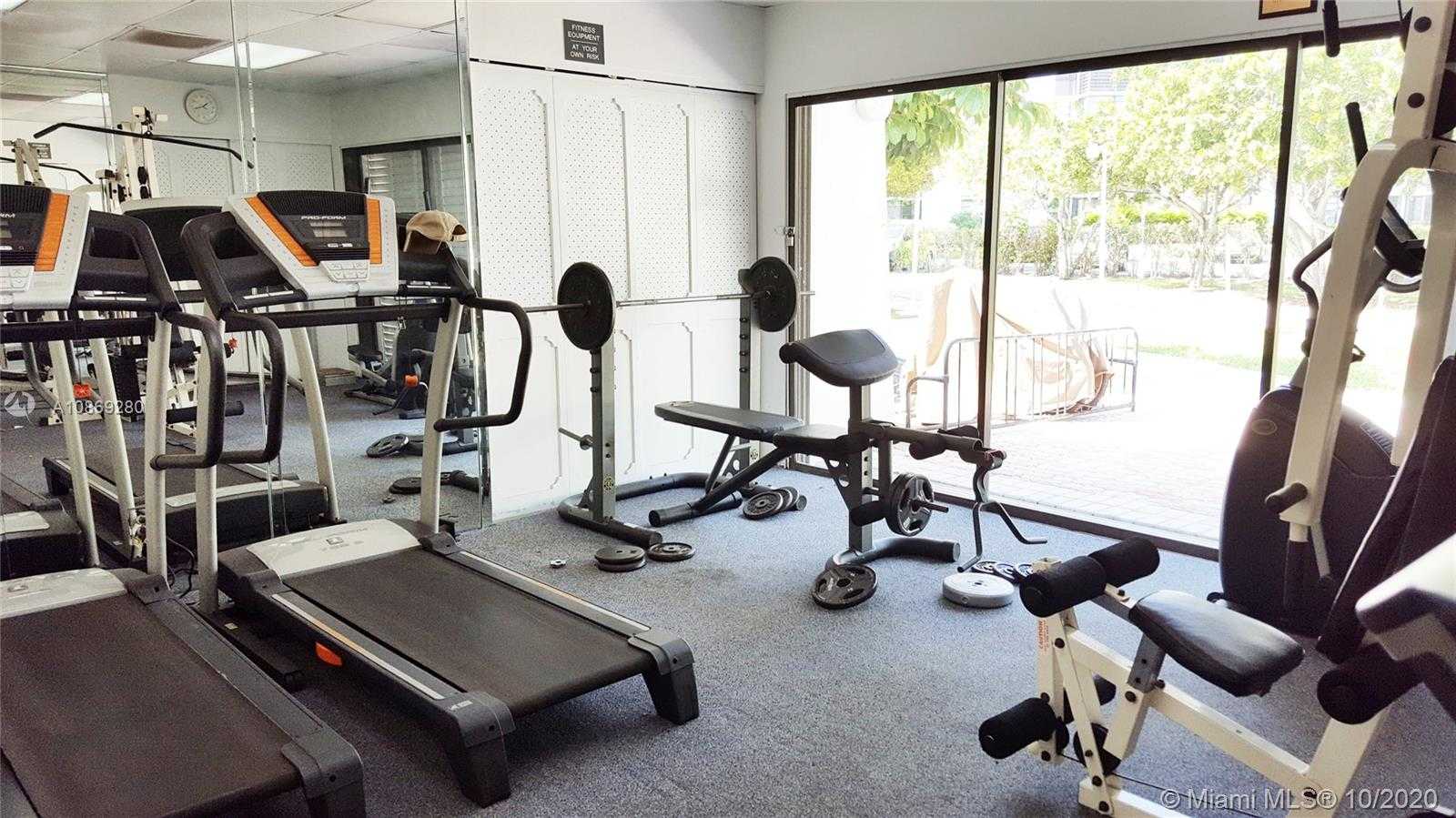 Small Image of 20400 WEST COUNTRY CLUB DR #214, Aventura Number 23