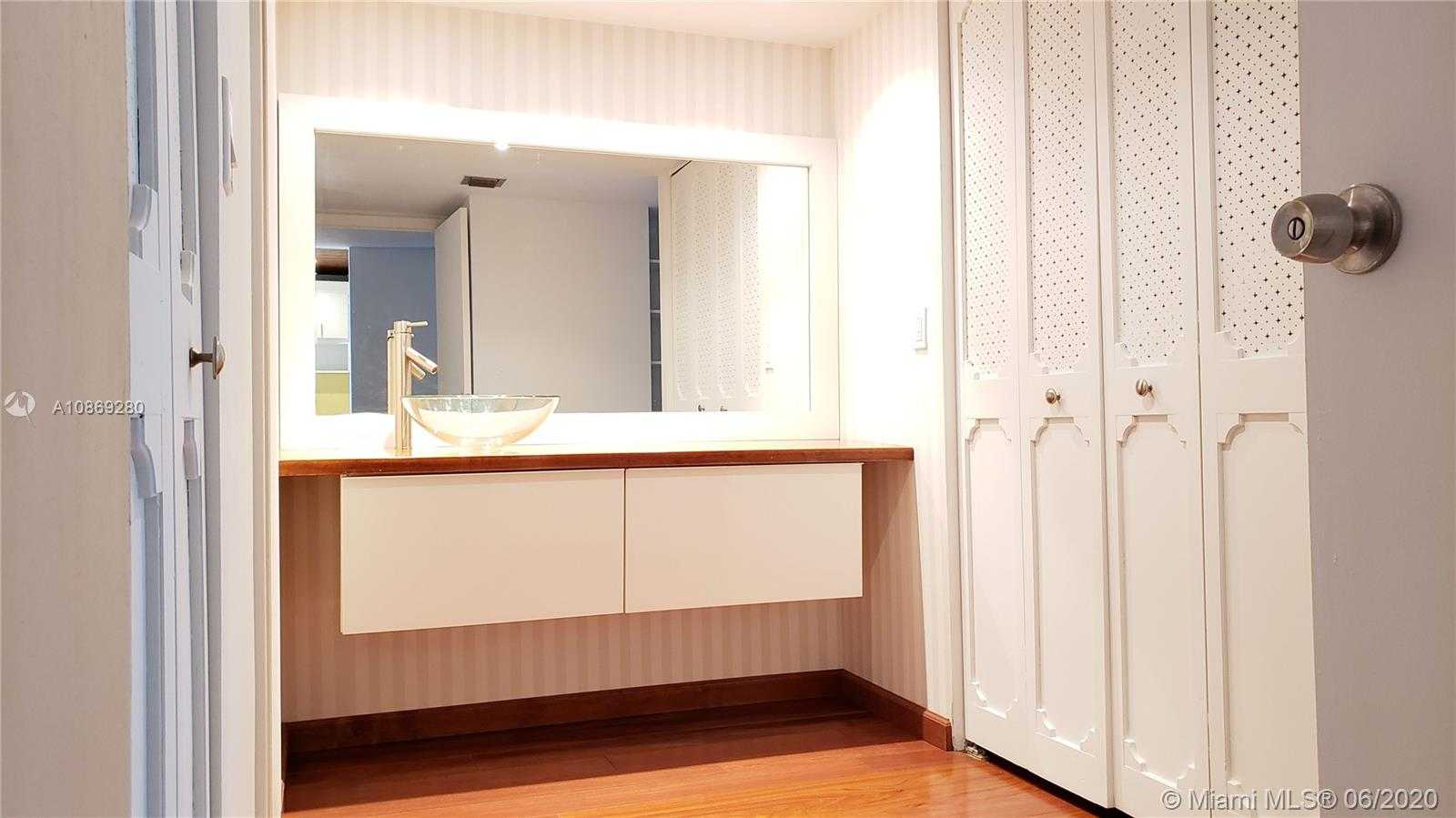 Small Image of 20400 WEST COUNTRY CLUB DR #214, Aventura Number 9