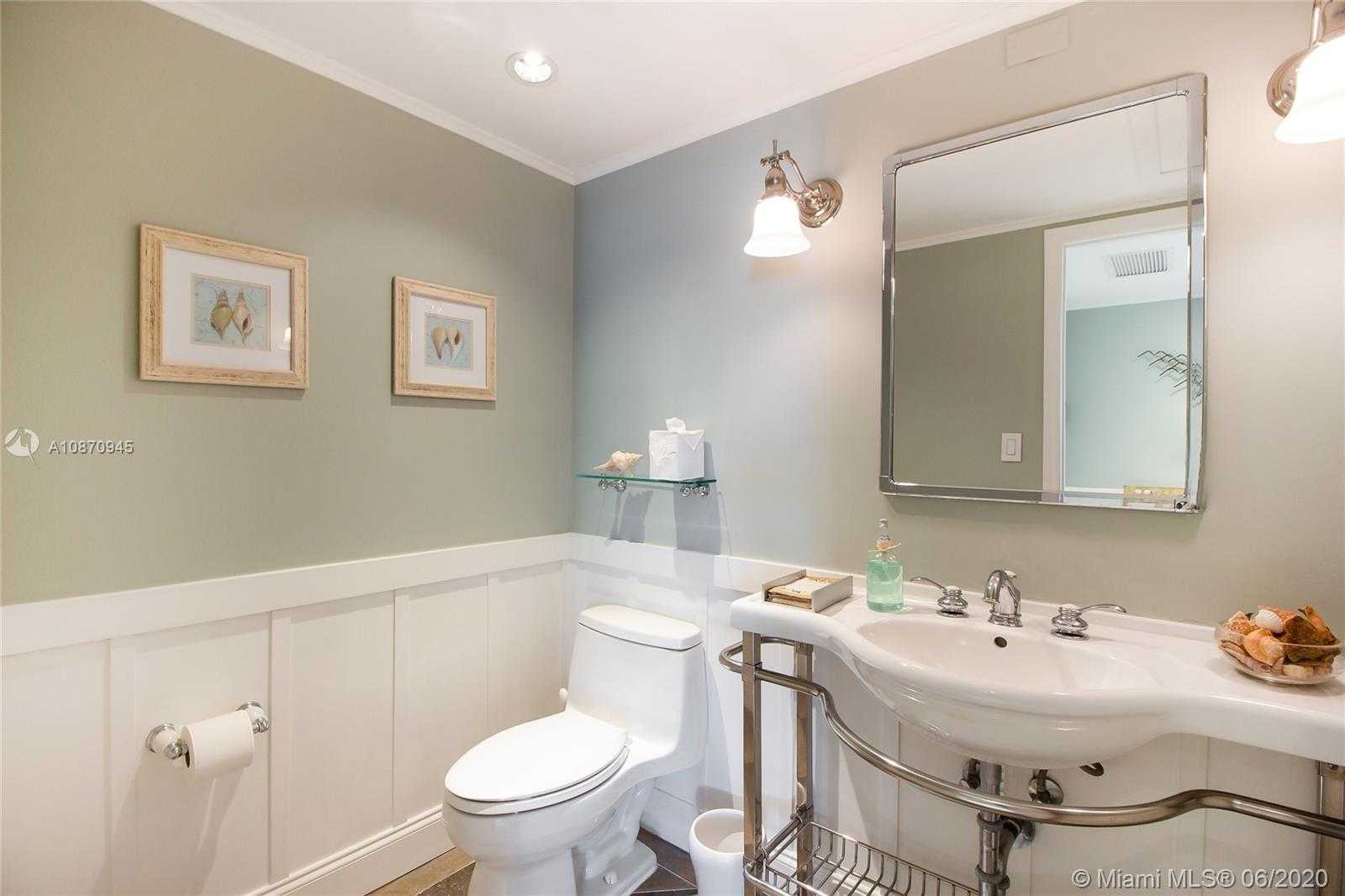 Small Image of 177 Ocean Ln Dr, Miami, FL 33149, USA Number 14