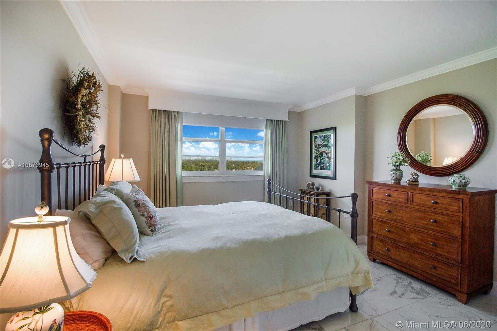 Small Image of 177 Ocean Ln Dr, Miami, FL 33149, USA Number 15