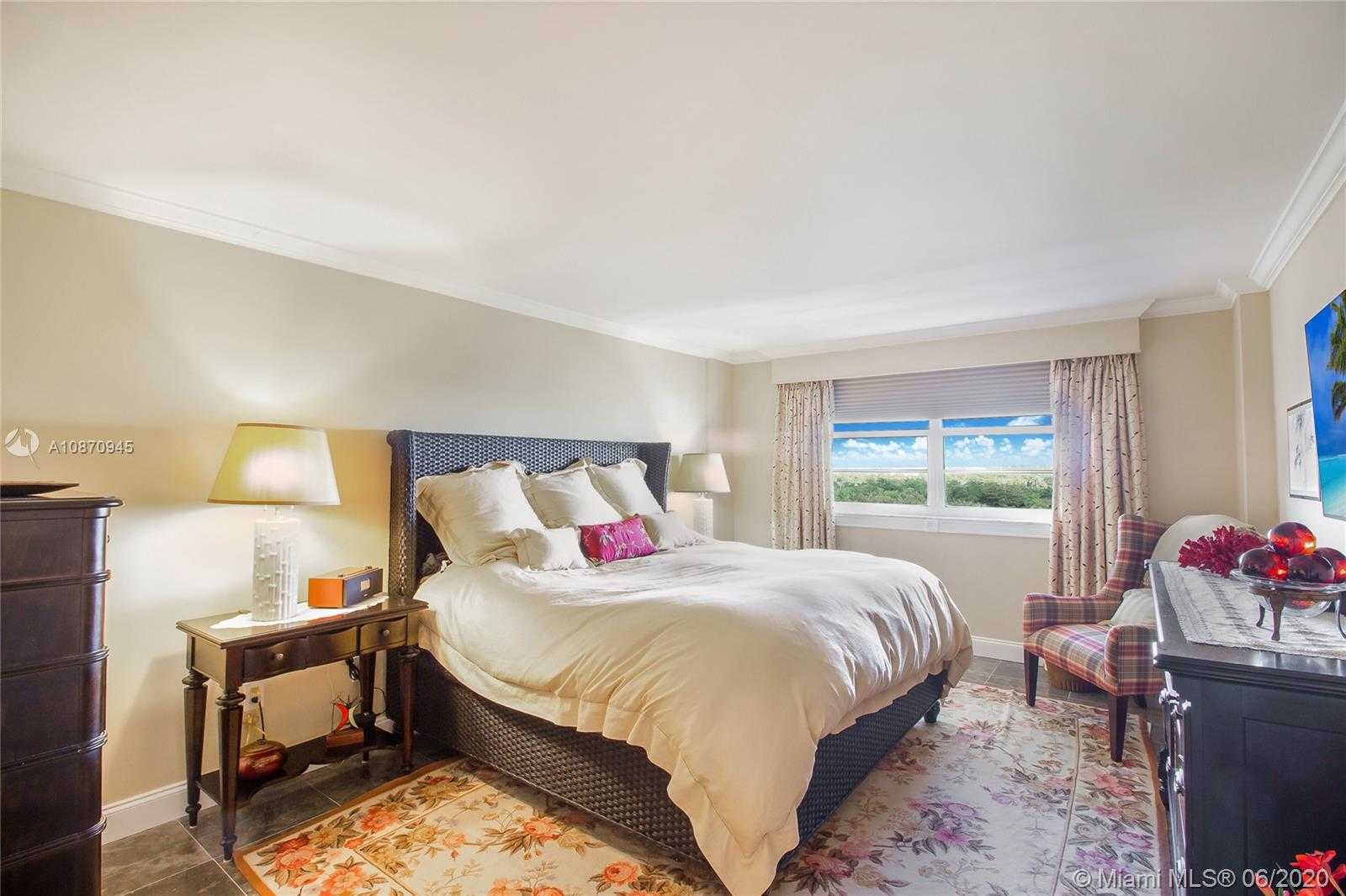 Small Image of 177 Ocean Ln Dr, Miami, FL 33149, USA Number 18