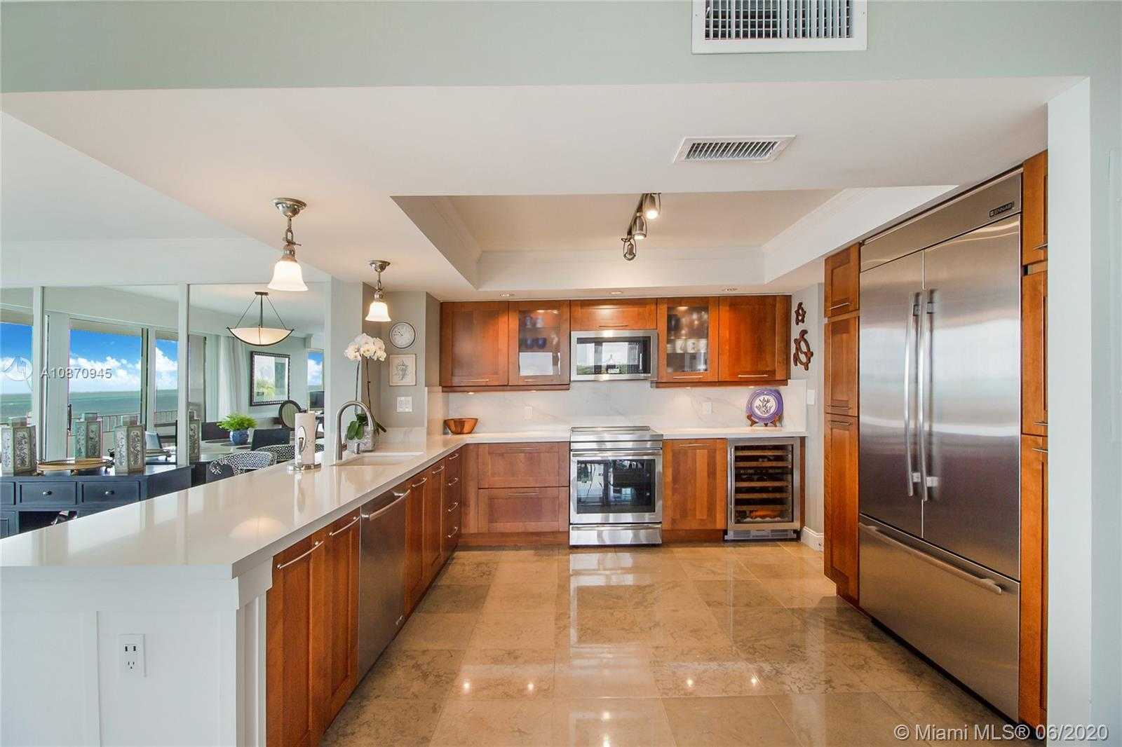 Small Image of 177 Ocean Ln Dr, Miami, FL 33149, USA Number 3