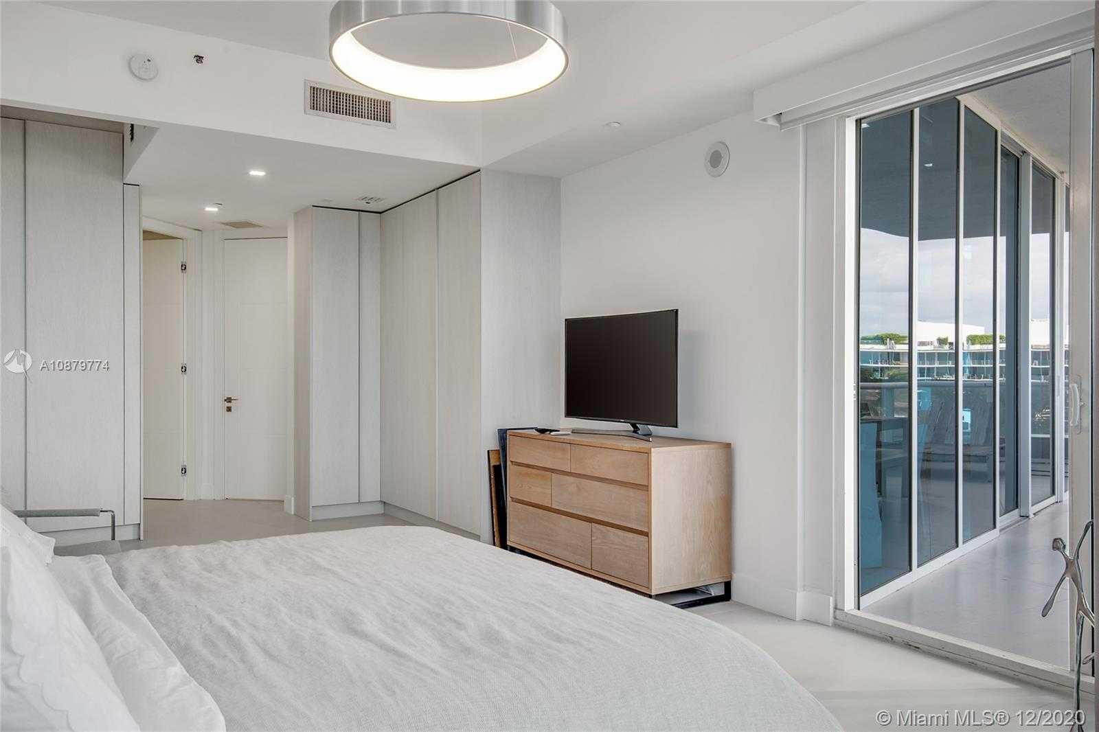 Small Image of 100 SOUTH POINTE DR #609, Miami Beach Number 11