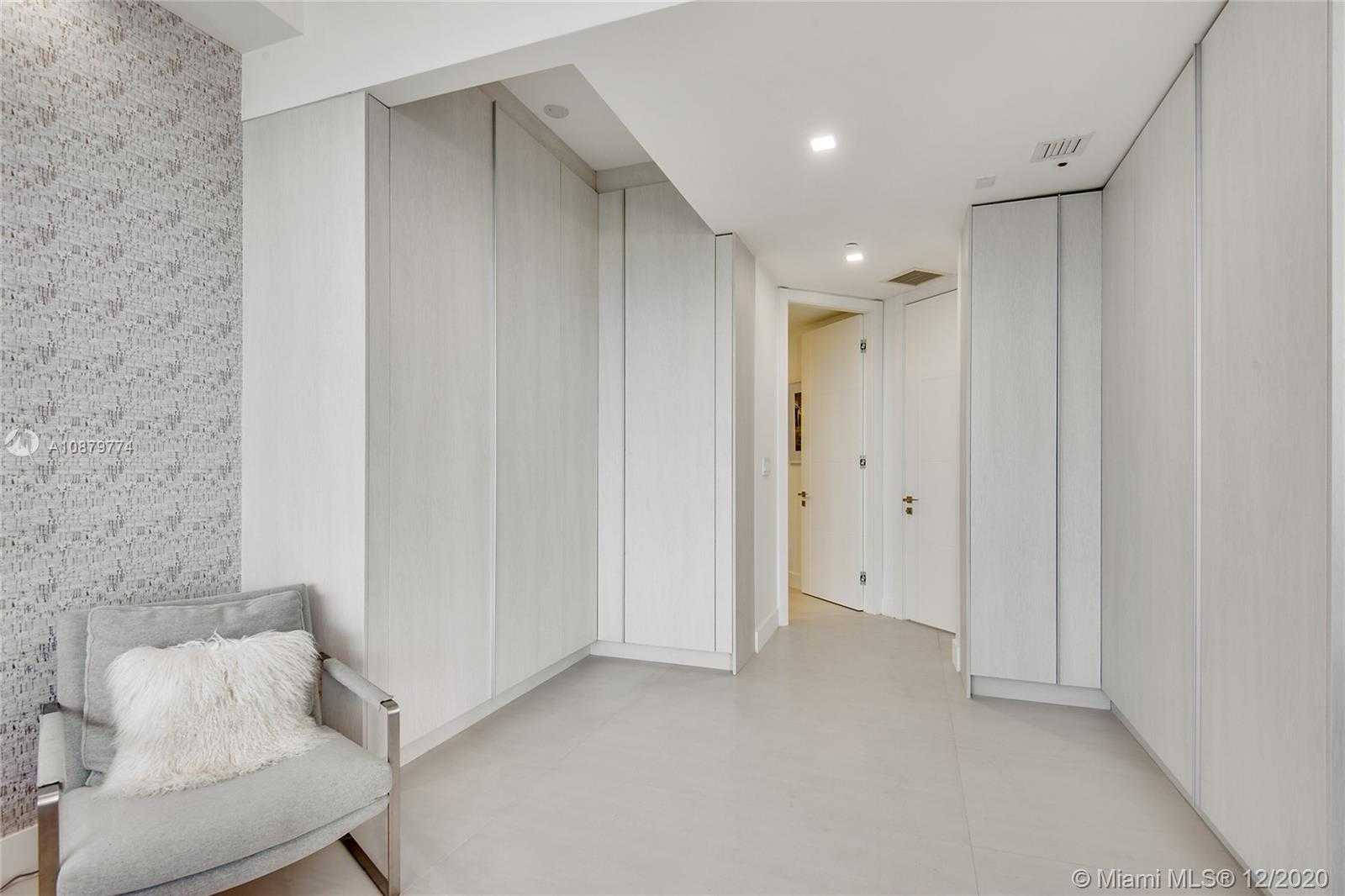 Small Image of 100 SOUTH POINTE DR #609, Miami Beach Number 12
