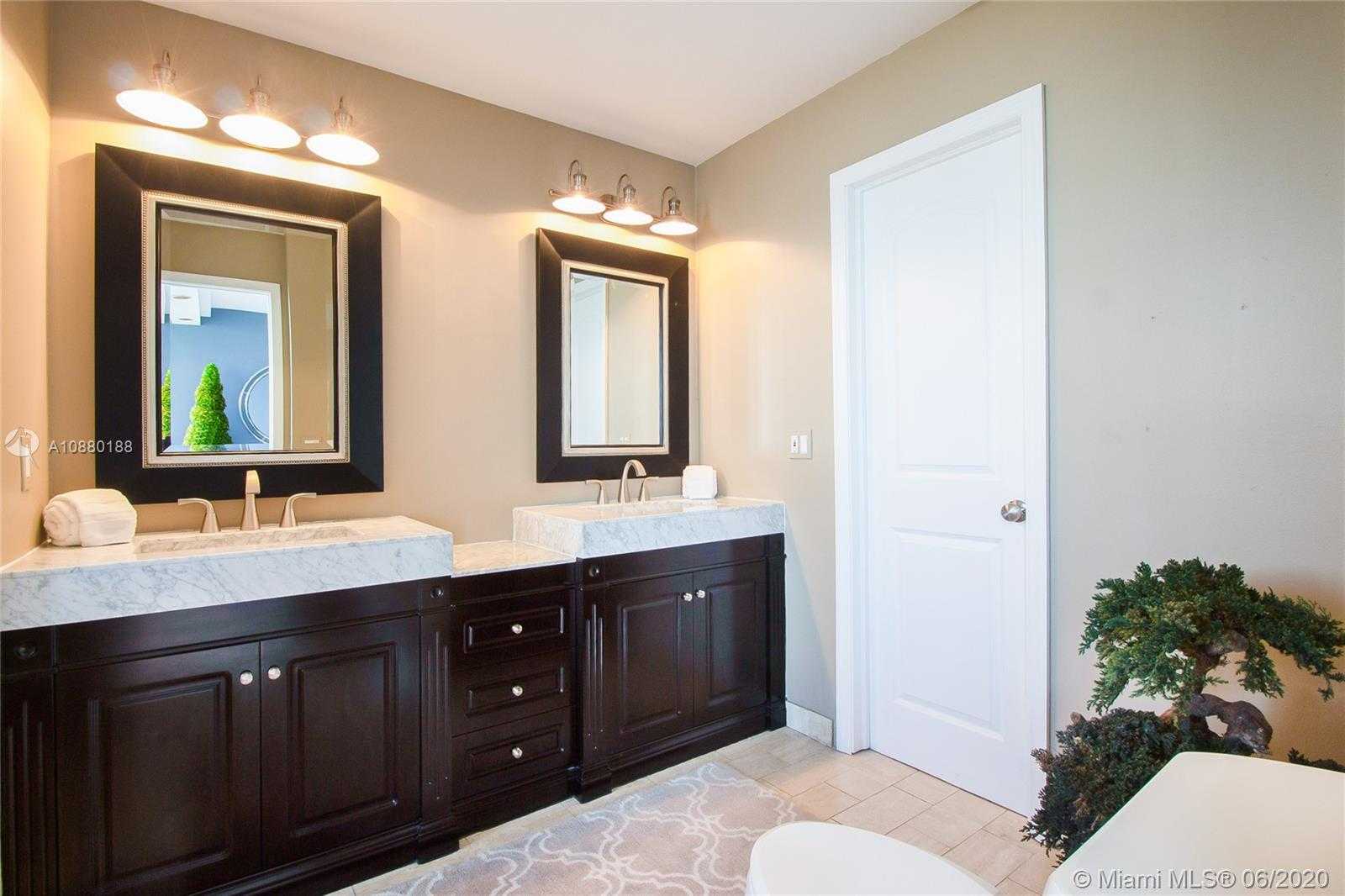 Small Image of 1000 VENETIAN WAY #1101, Miami Beach Number 9