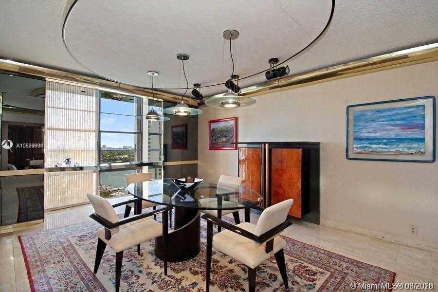 Small Image of 5500 COLLINS AVE #1203, Miami Beach Number 8