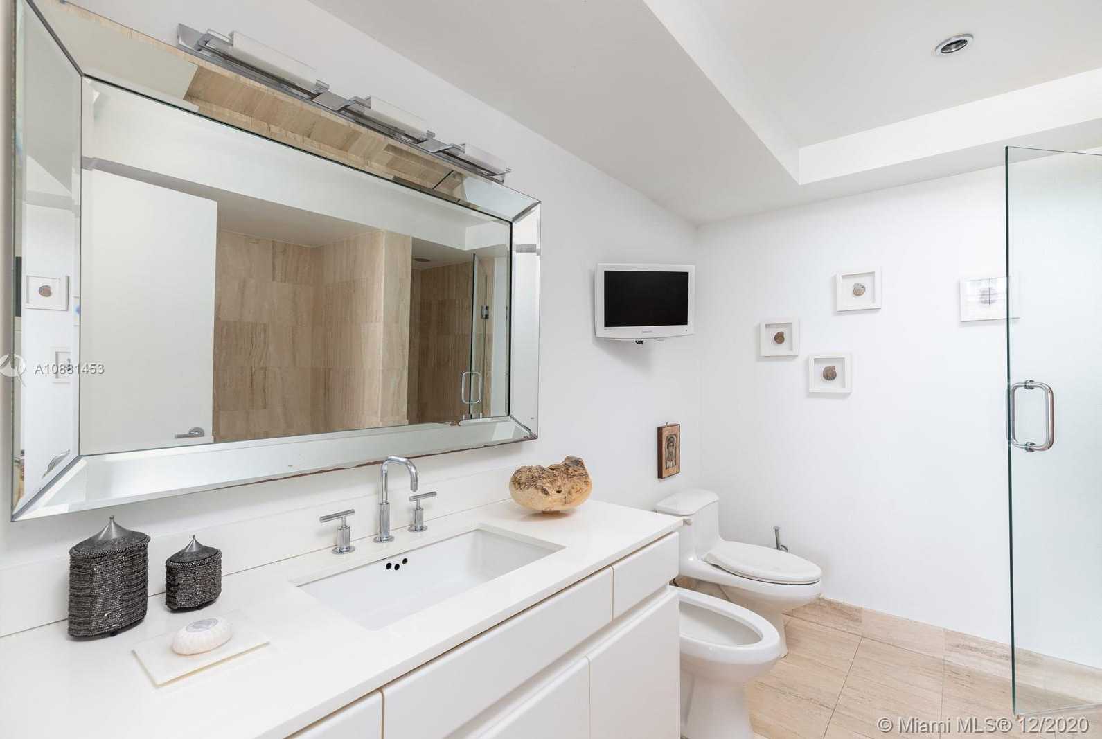 Small Image of 1800 SUNSET HARBOUR DR #1409, Miami Beach Number 14