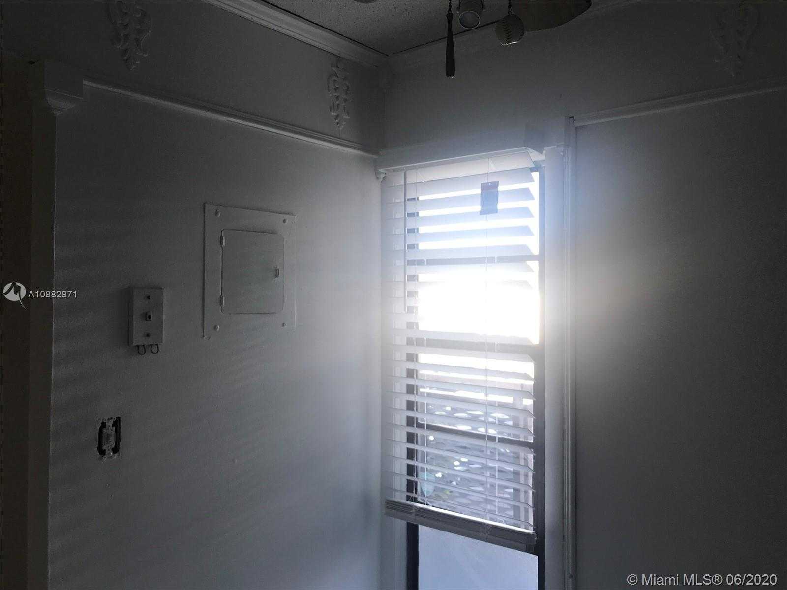Small Image of 3475 NORTH COUNTRY CLUB DR #203, Aventura Number 7