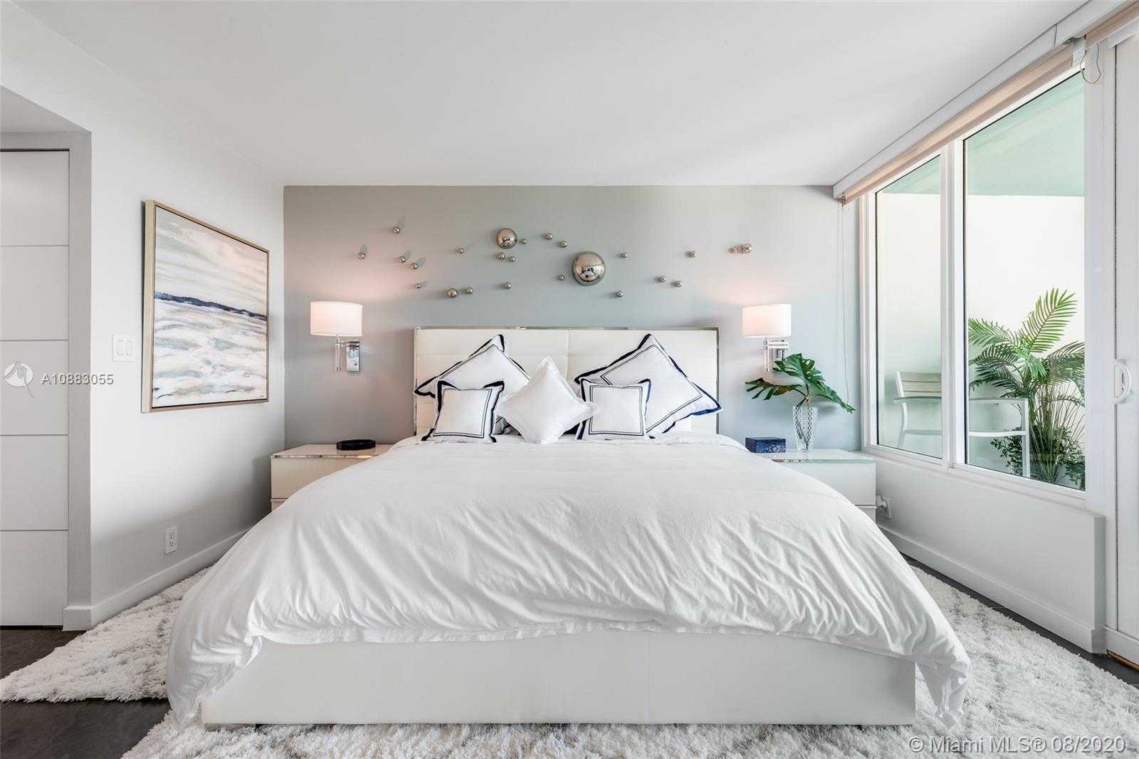 Small Image of 400 SOUTH POINTE DR #401, Miami Beach Number 10