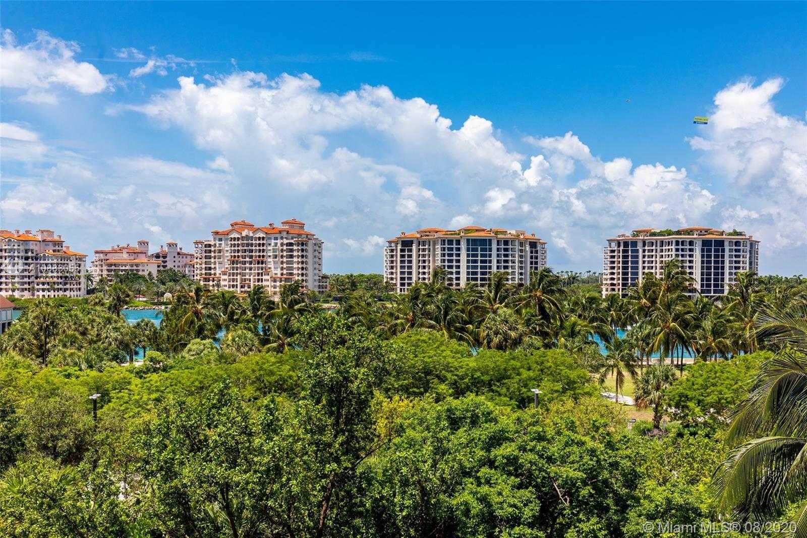 Small Image of 400 SOUTH POINTE DR #401, Miami Beach Number 13