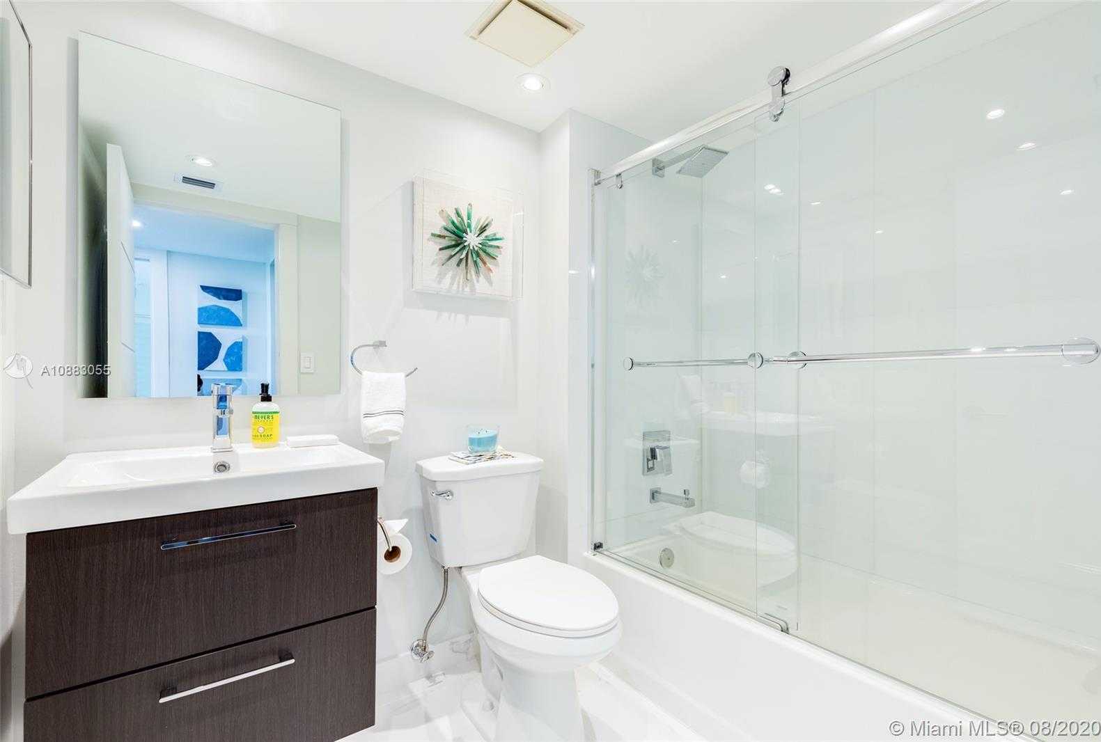 Small Image of 400 SOUTH POINTE DR #401, Miami Beach Number 23