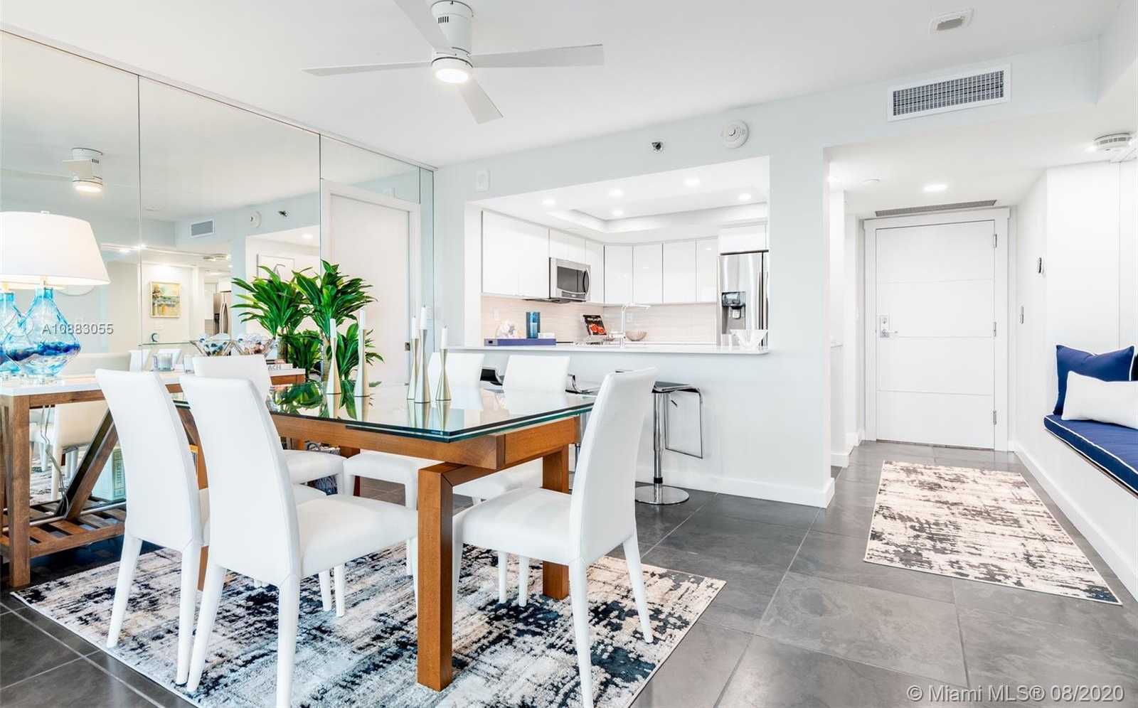 Small Image of 400 SOUTH POINTE DR #401, Miami Beach Number 3
