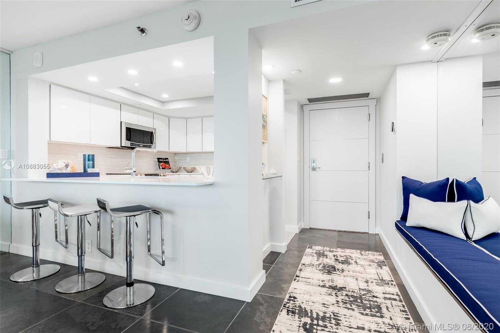 Small Image of 400 SOUTH POINTE DR #401, Miami Beach Number 4
