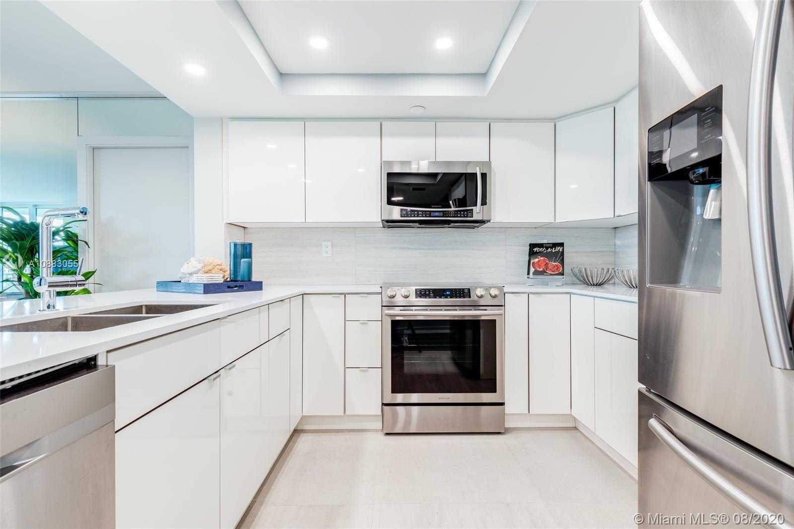 Small Image of 400 SOUTH POINTE DR #401, Miami Beach Number 6