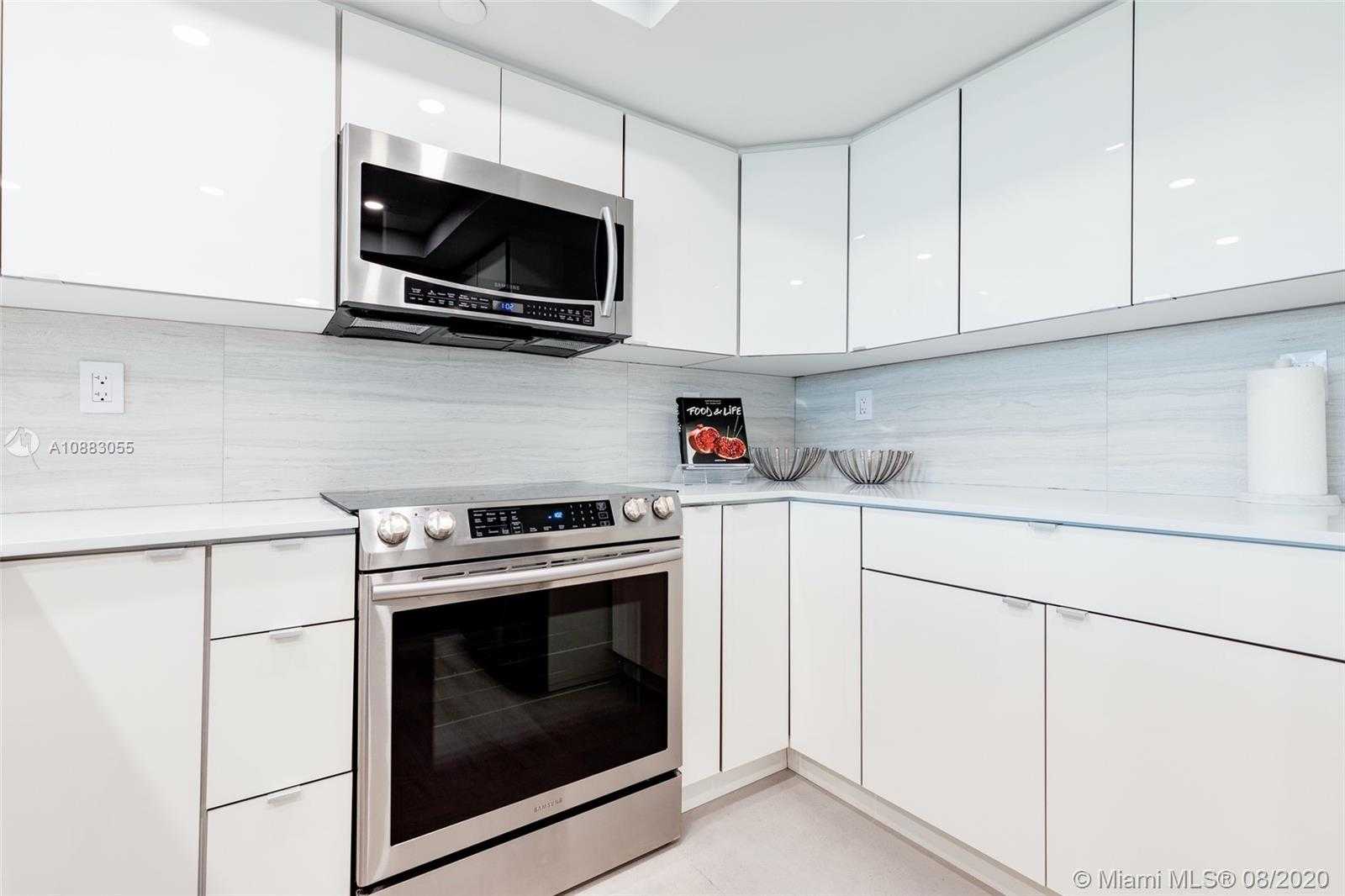 Small Image of 400 SOUTH POINTE DR #401, Miami Beach Number 7