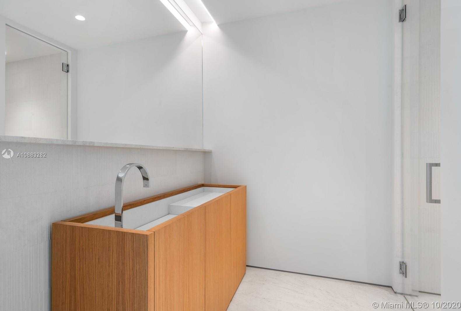 Small Image of 360 OCEAN DR #PH1S, Key Biscayne Number 4