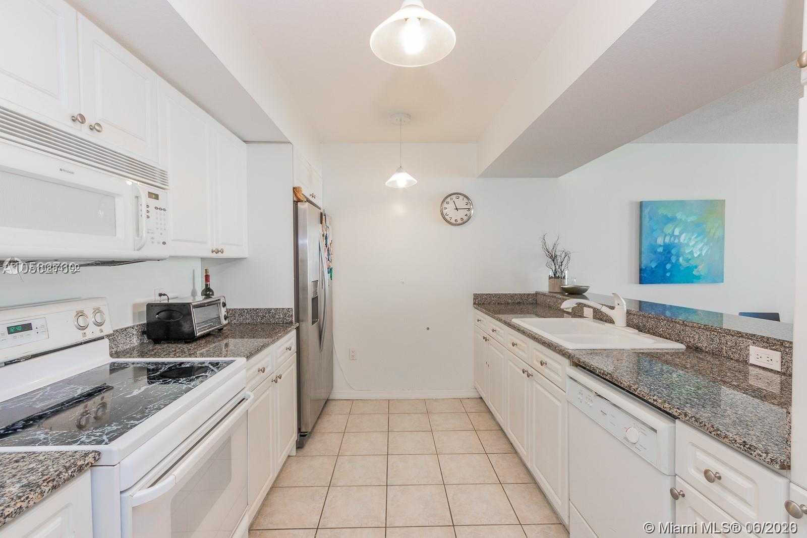 Small Image of 17275 COLLINS AVE #611, Sunny Isles Beach Number 3