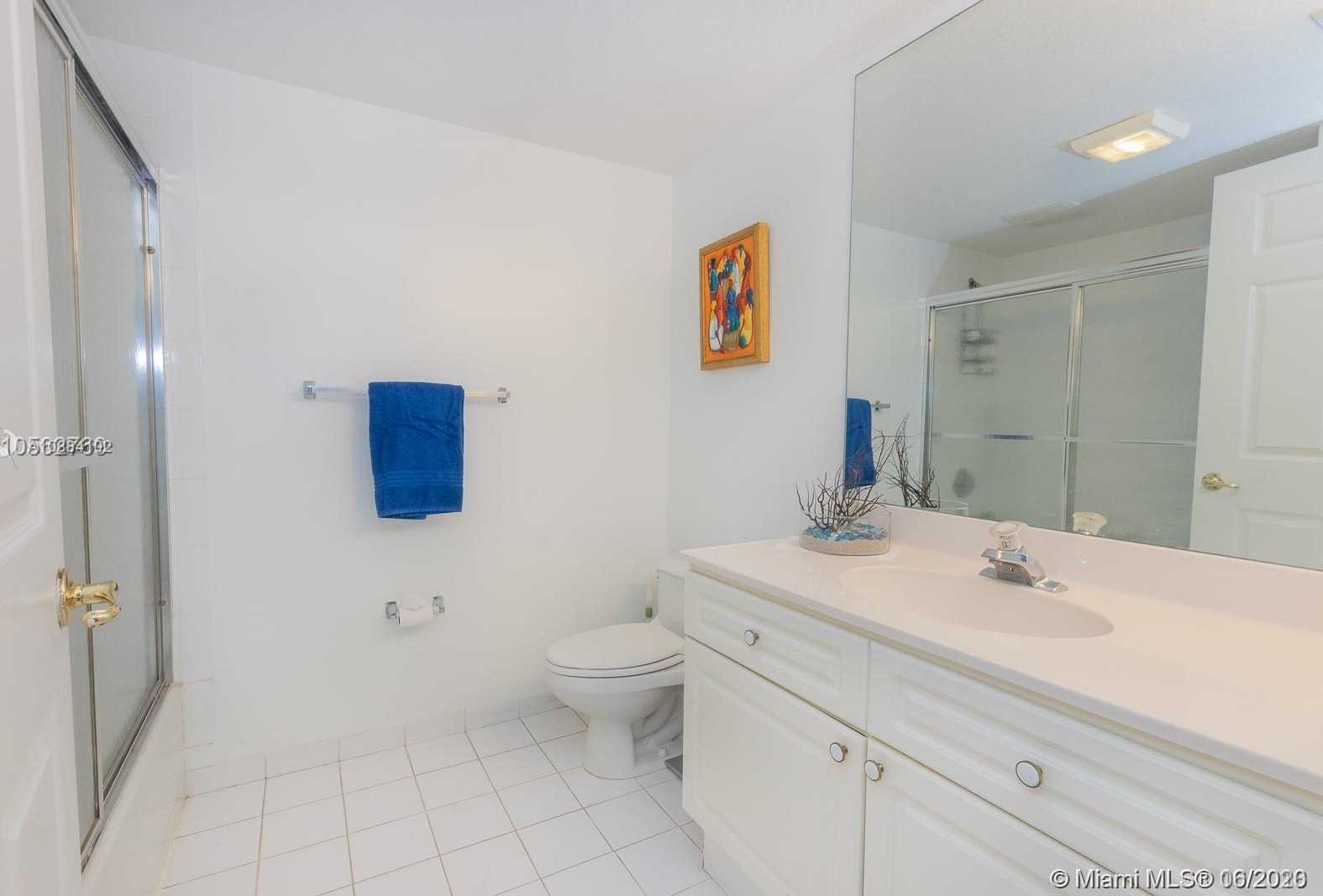 Small Image of 17275 COLLINS AVE #611, Sunny Isles Beach Number 4