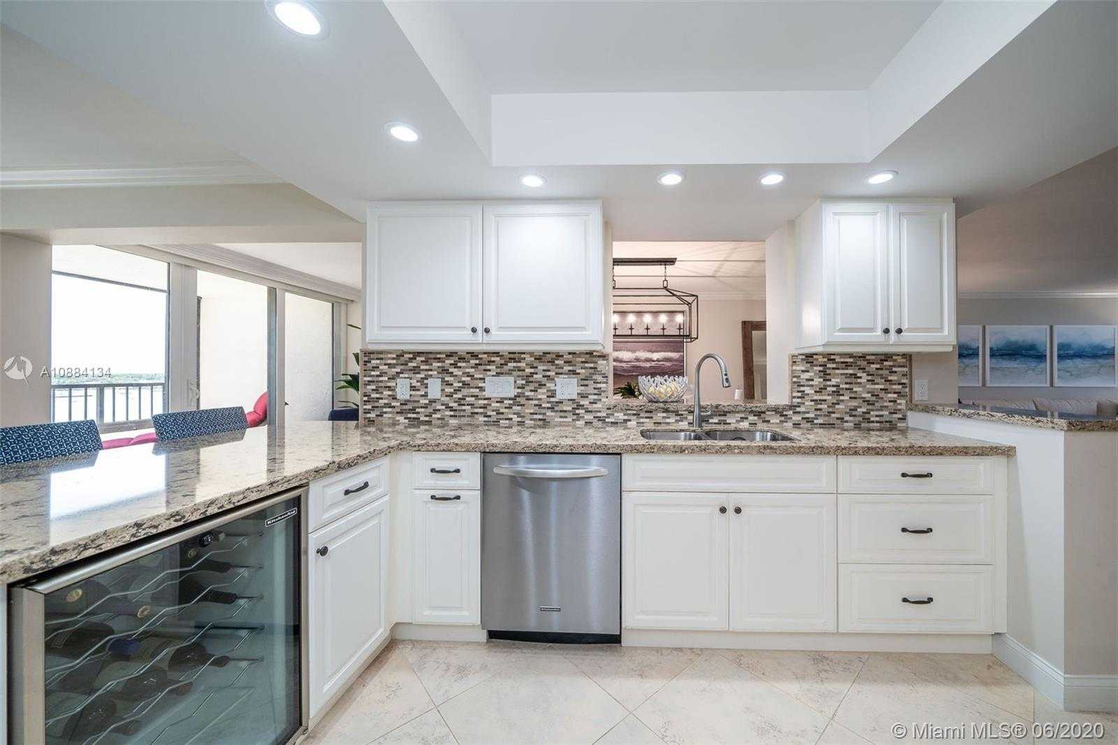 Small Image of 19900 BEACH RD #803, Jupiter Number 16