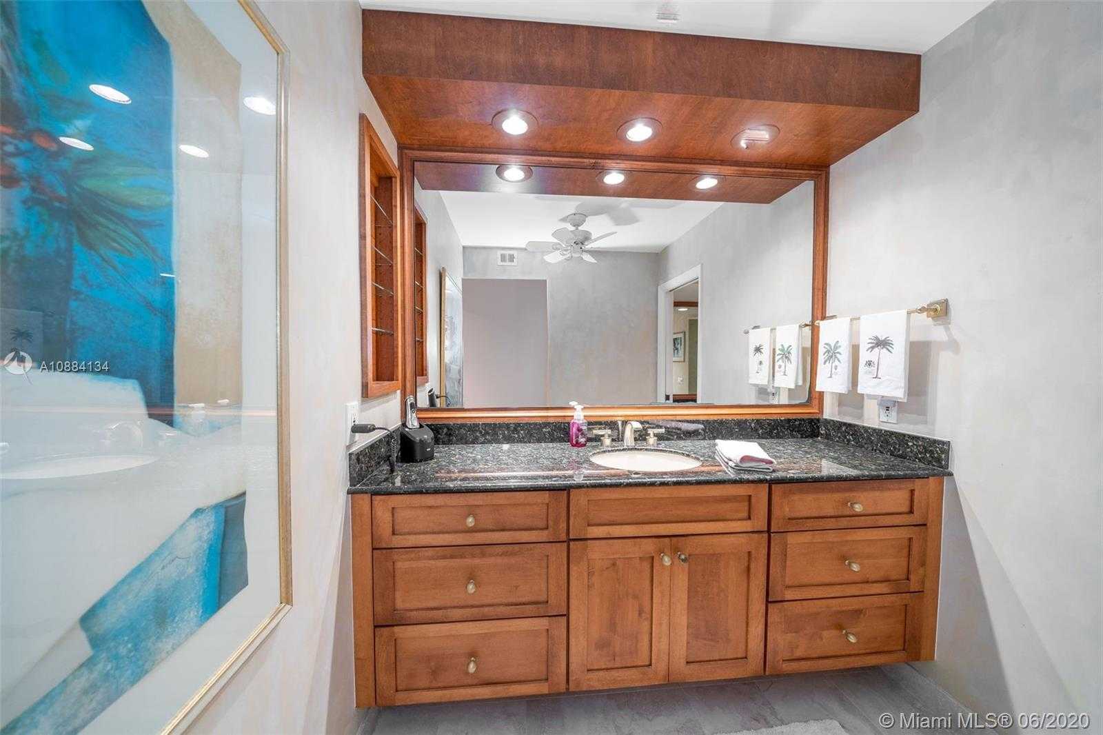 Small Image of 19900 BEACH RD #803, Jupiter Number 40