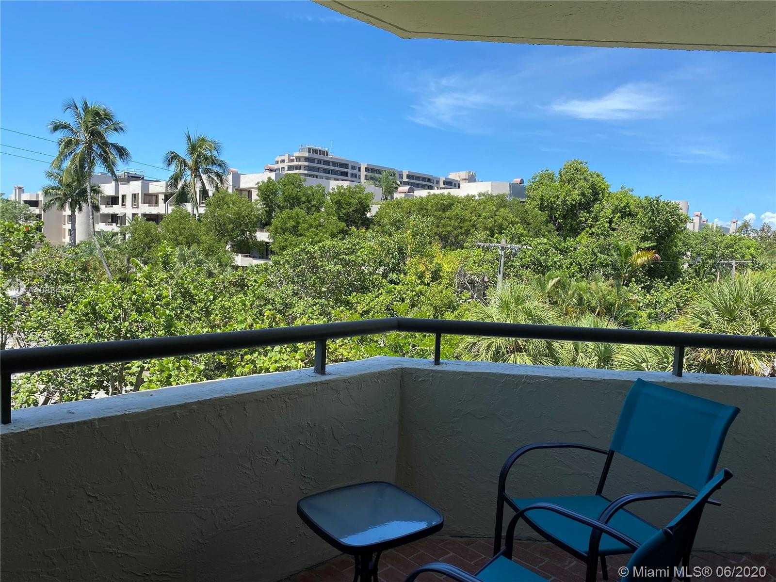 Small Image of 170 OCEAN LANE DR #401, Key Biscayne Number 2