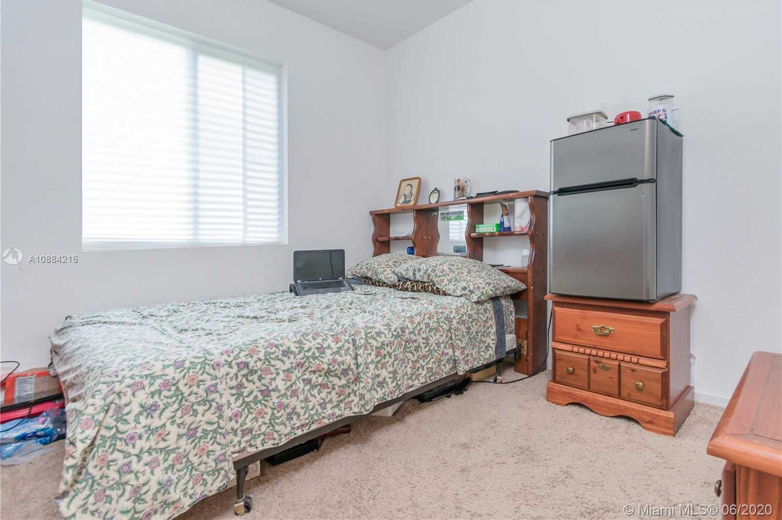Small Image of 1408 NORTH WEST 214TH TER, Miami Gardens Number 27