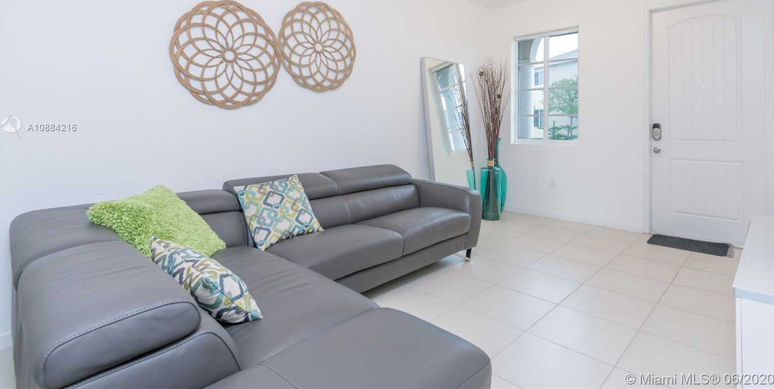 Small Image of 1408 NORTH WEST 214TH TER, Miami Gardens Number 3