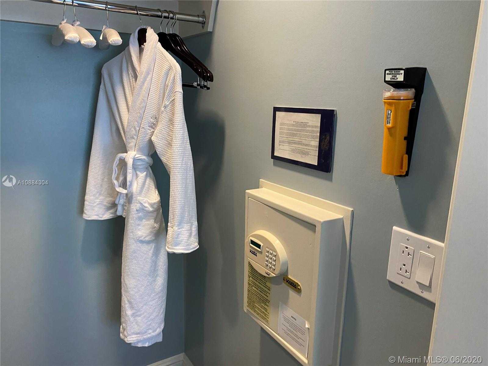 Small Image of 455 GRAND BAY DR #303, Key Biscayne Number 10