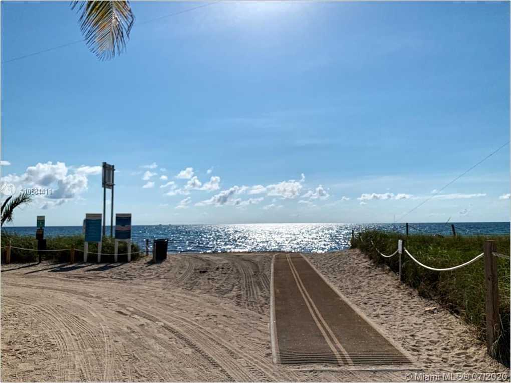 Small Image of 9601 COLLINS AVE #703, Miami Number 15
