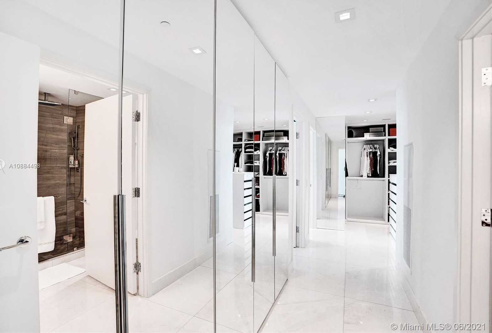 Small Image of 350 OCEAN DR #401N, Key Biscayne Number 24