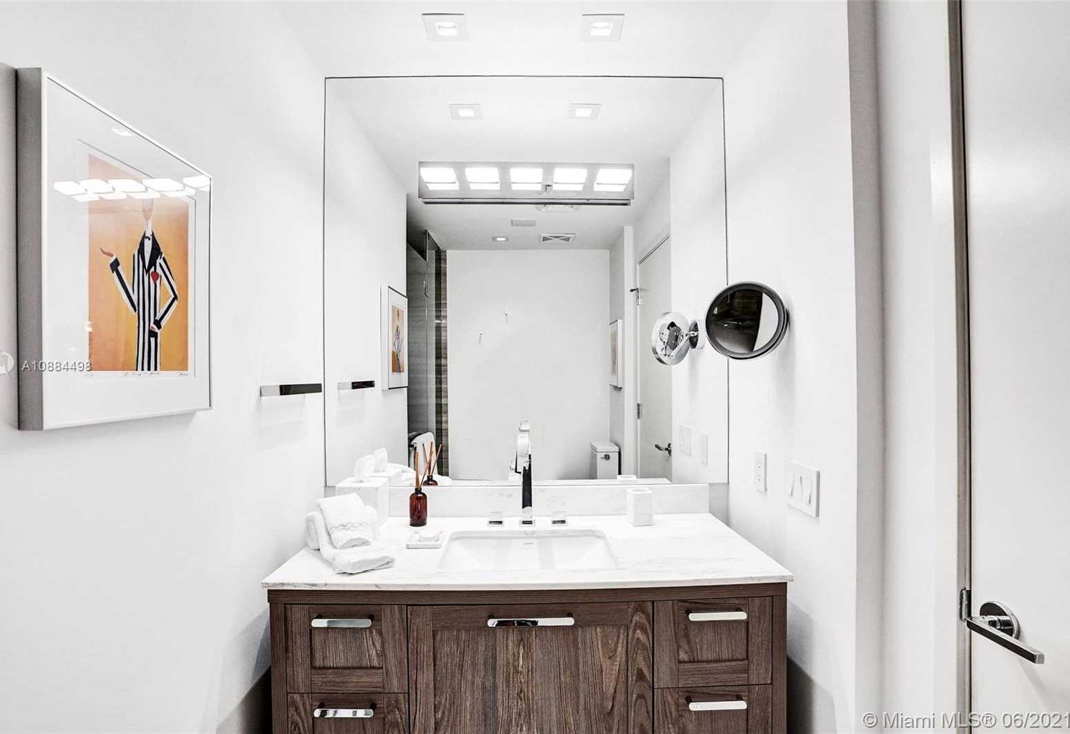 Small Image of 350 OCEAN DR #401N, Key Biscayne Number 27