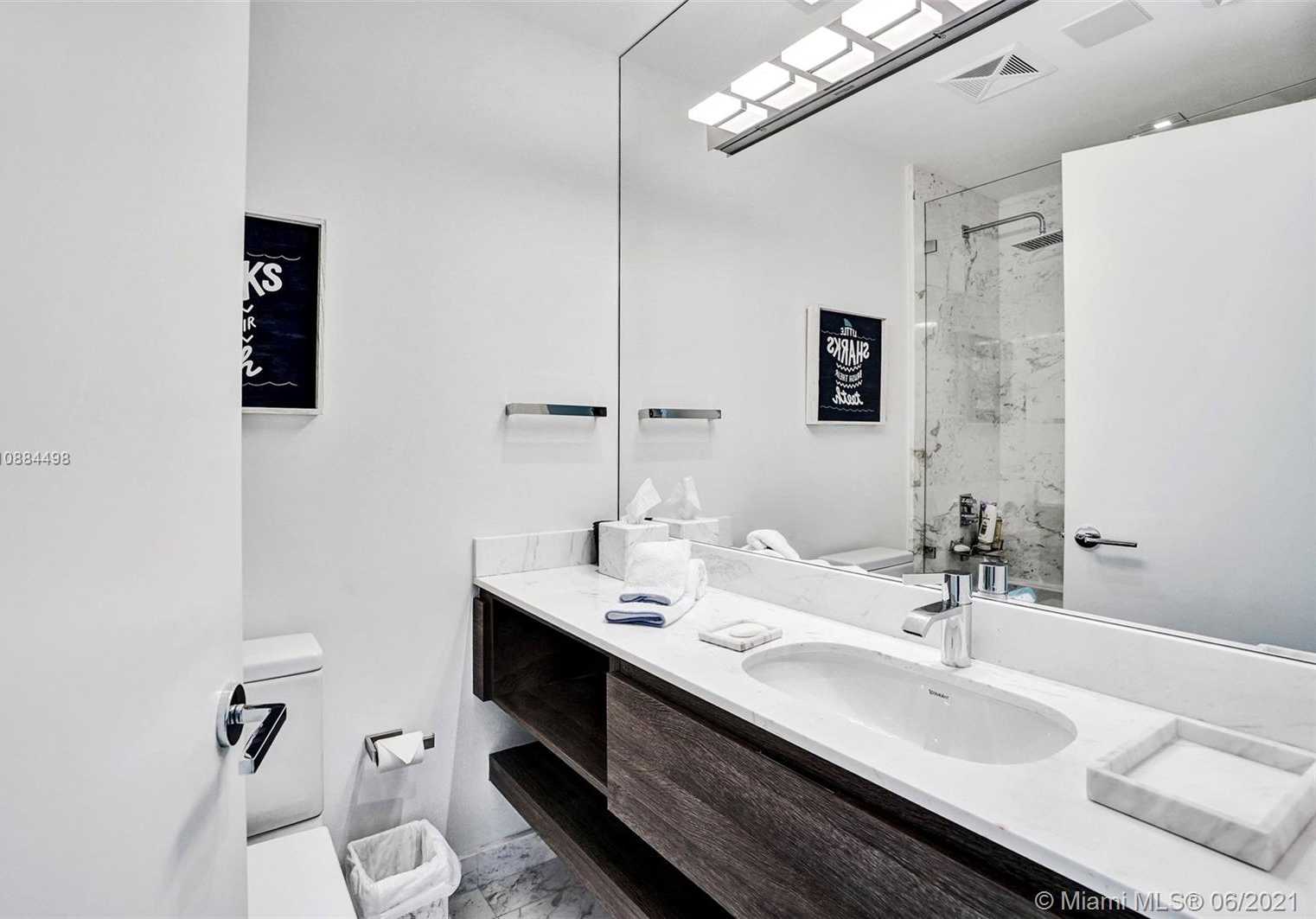 Small Image of 350 OCEAN DR #401N, Key Biscayne Number 38
