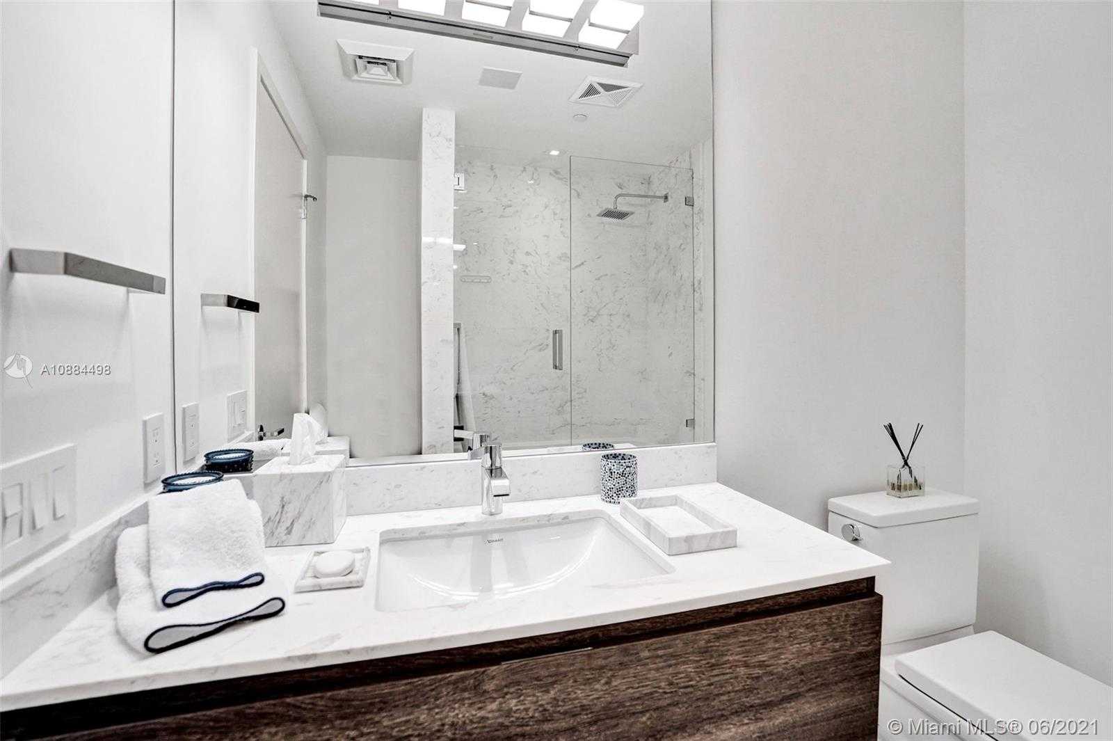 Small Image of 350 OCEAN DR #401N, Key Biscayne Number 39