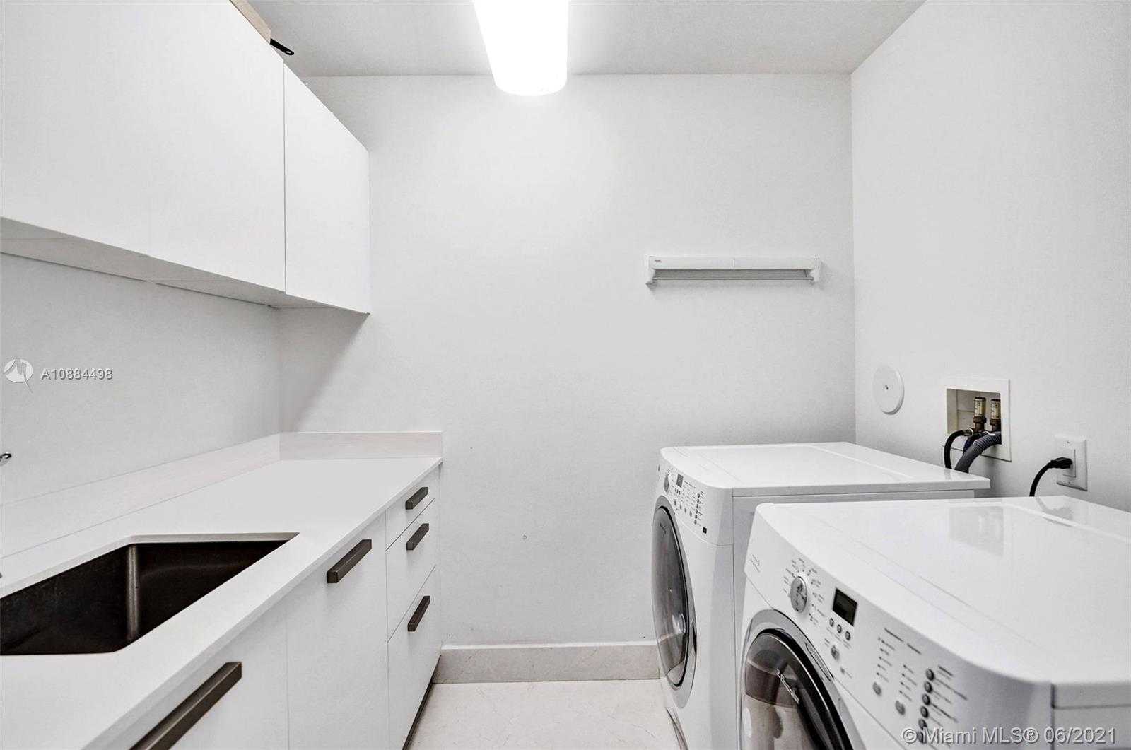 Small Image of 350 OCEAN DR #401N, Key Biscayne Number 40