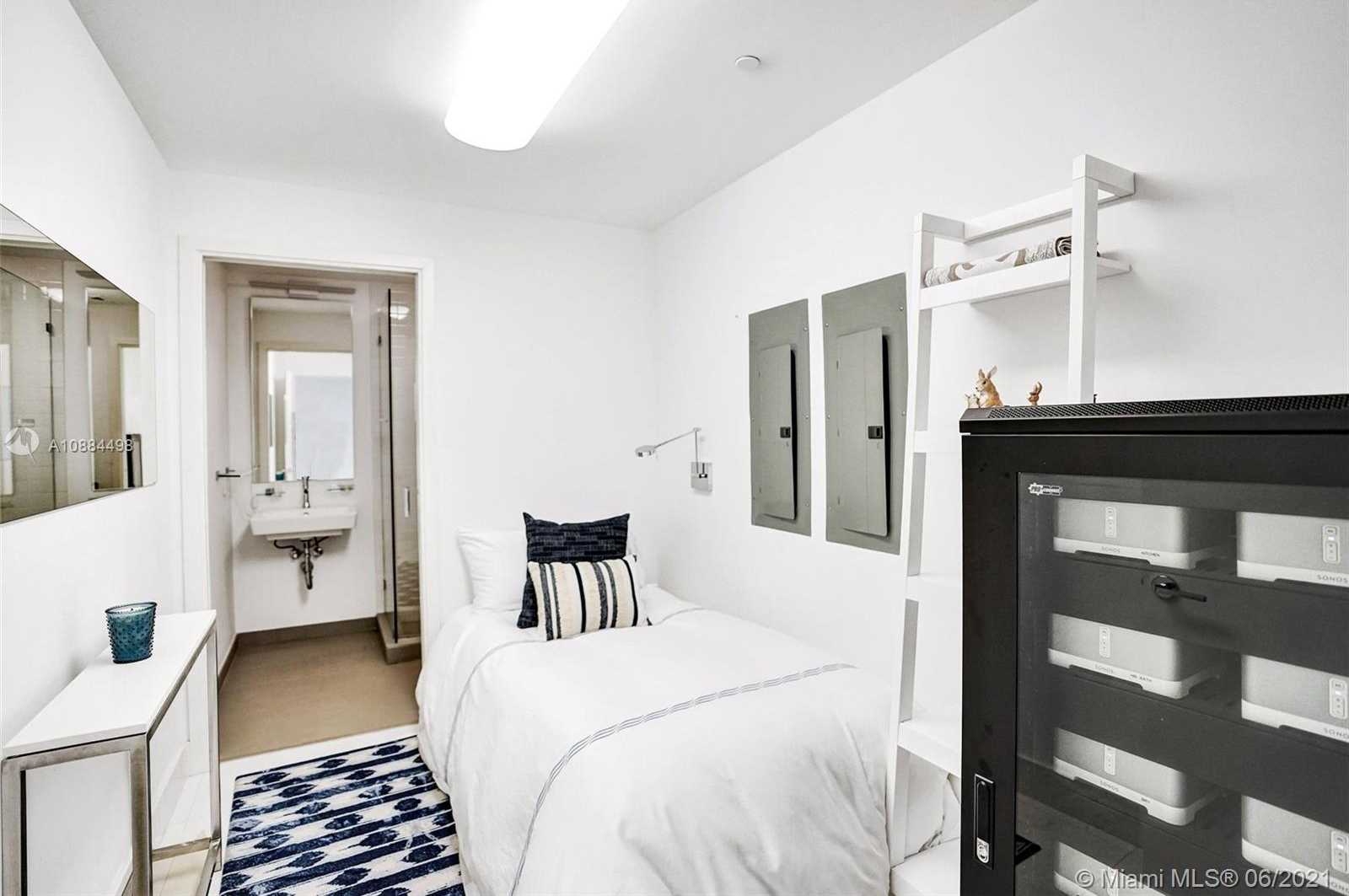 Small Image of 350 OCEAN DR #401N, Key Biscayne Number 41