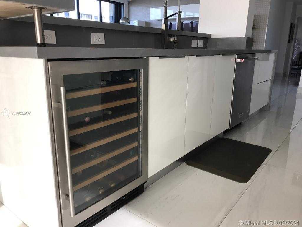 Small Image of 201 CRANDON BLVD #900, Key Biscayne Number 12